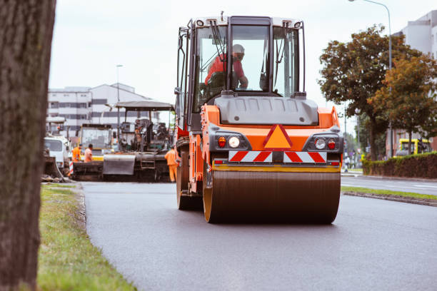 Best Driveway Paving Contractor  in Twin Lakes, VA